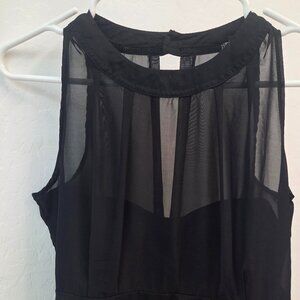 Black‎ Dress-Size Small or Medium/ Flowy Stunning mini-Zipper back